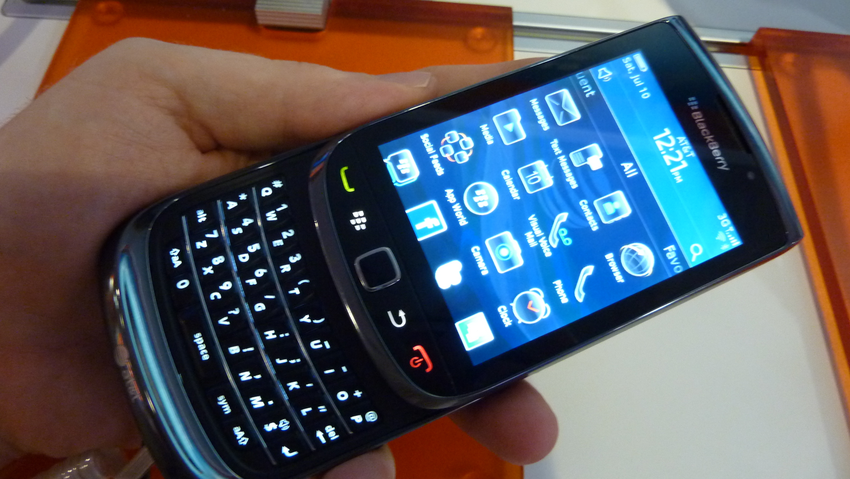 Blackberry+torch+keypad